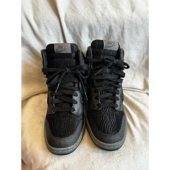 size 7 NIKE SKY HI DUNKS black (2015) - Picture 3 of 5